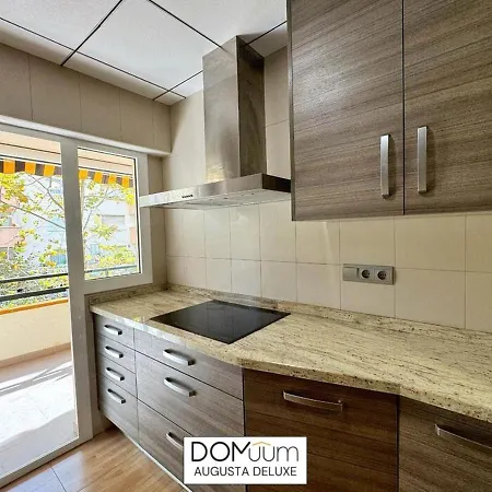 아파트 Domuum Holidays - Augusta Ii 살루